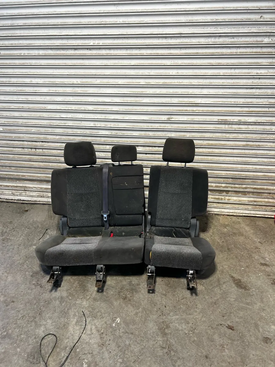 Land crusier rear seats 2003 + - Image 2