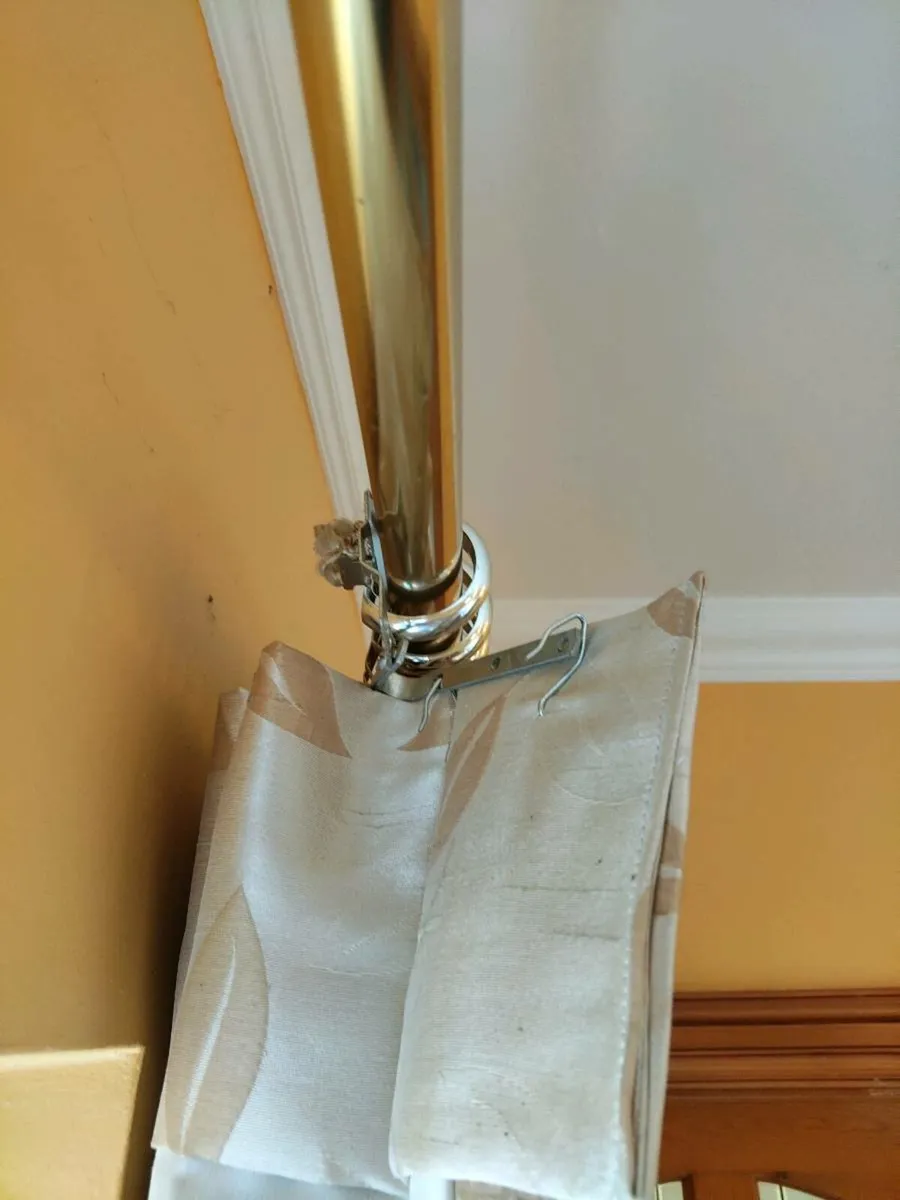 Curtains and Curtain Rail - Image 3