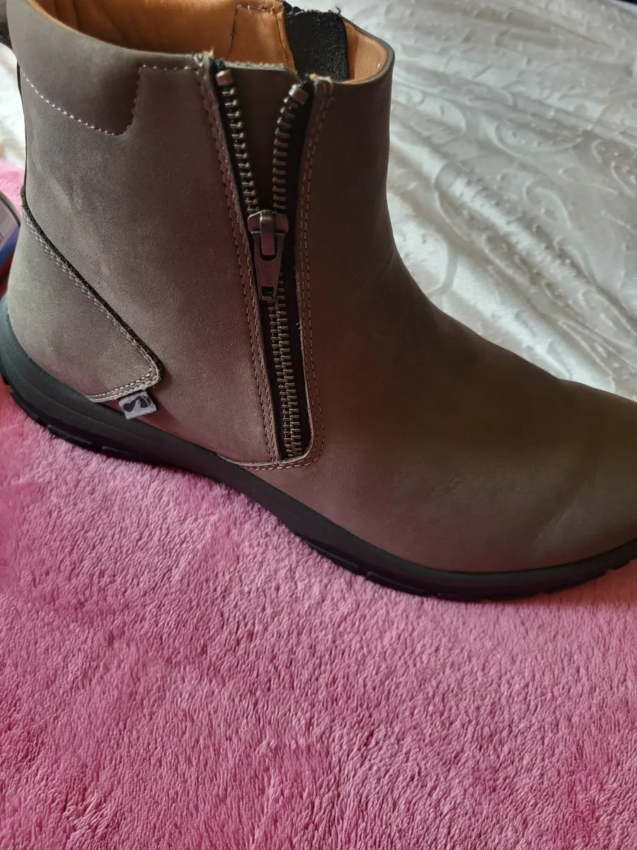 Ladies STRIVE grey ankle boots - Image 2