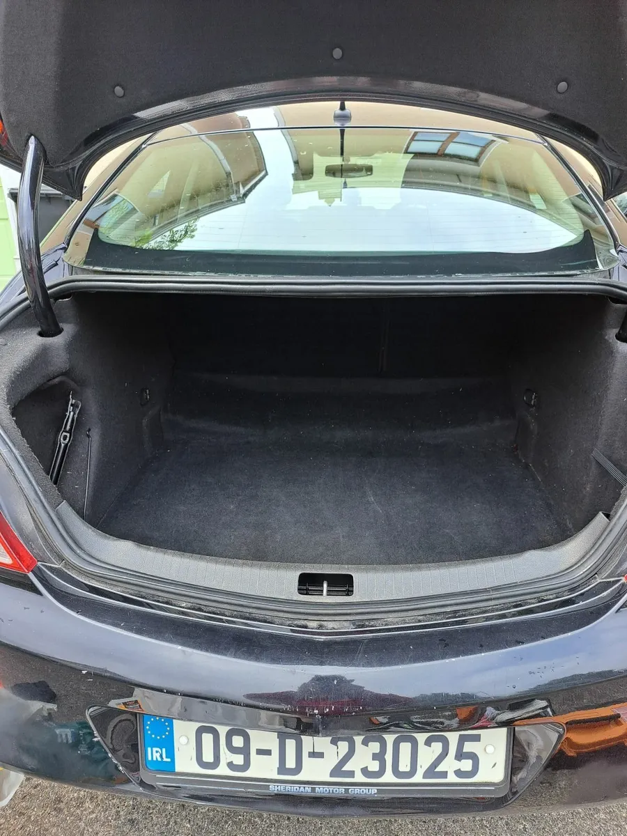 Opel Insignia 2009-Automatic - Image 2