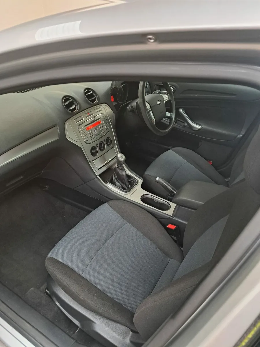 !! 09  NCTD AND TAXED SUPER LOW MILES ONLY 55TH !! - Image 4