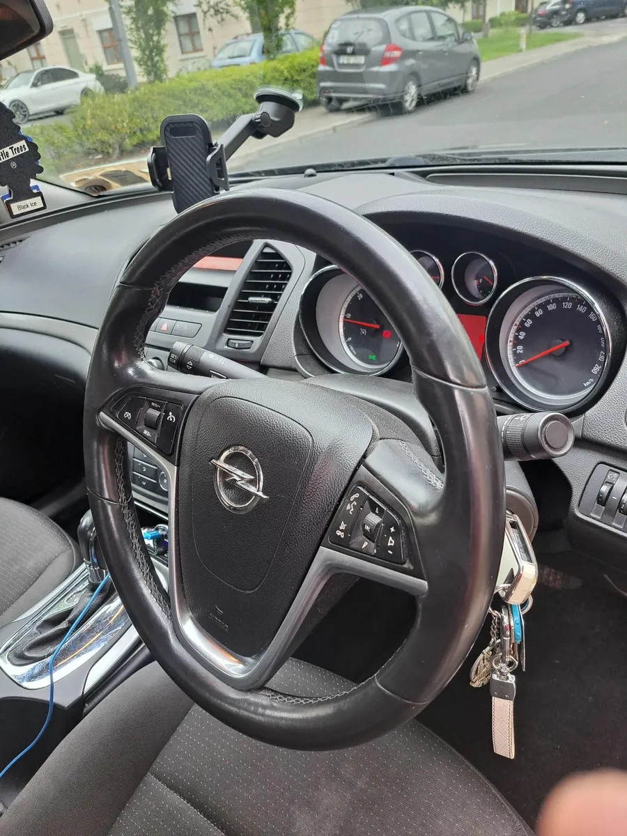 Opel Insignia 2009-Automatic - Image 4