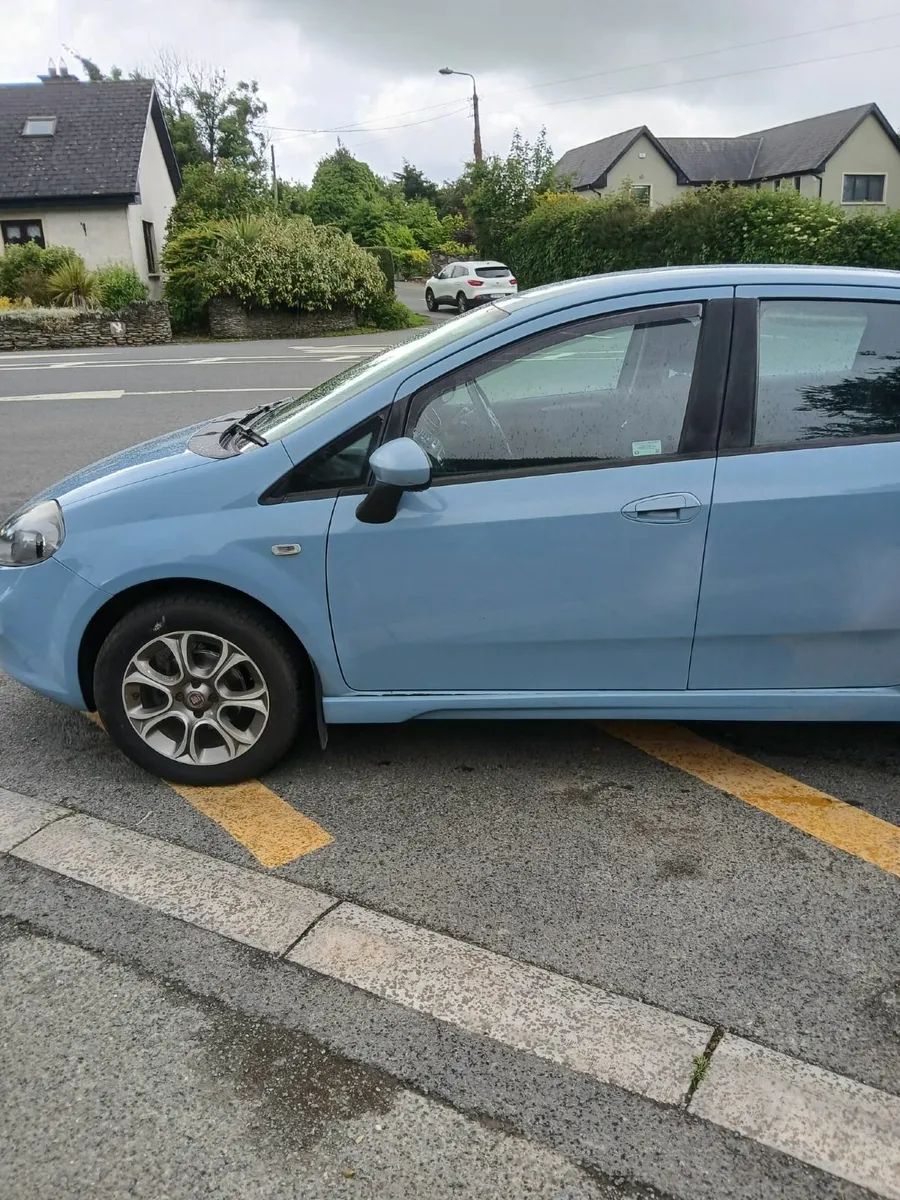 Fiat Punto 2015 - Image 2