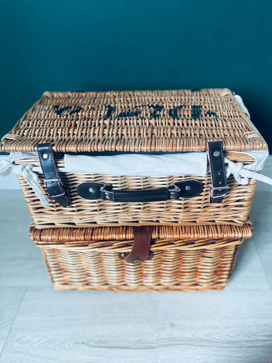 3 wicker baskets - storage or picnic baskets - Image 3