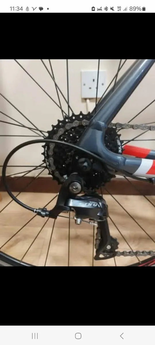 Road Bike Like New - Frame Size M - Image 4