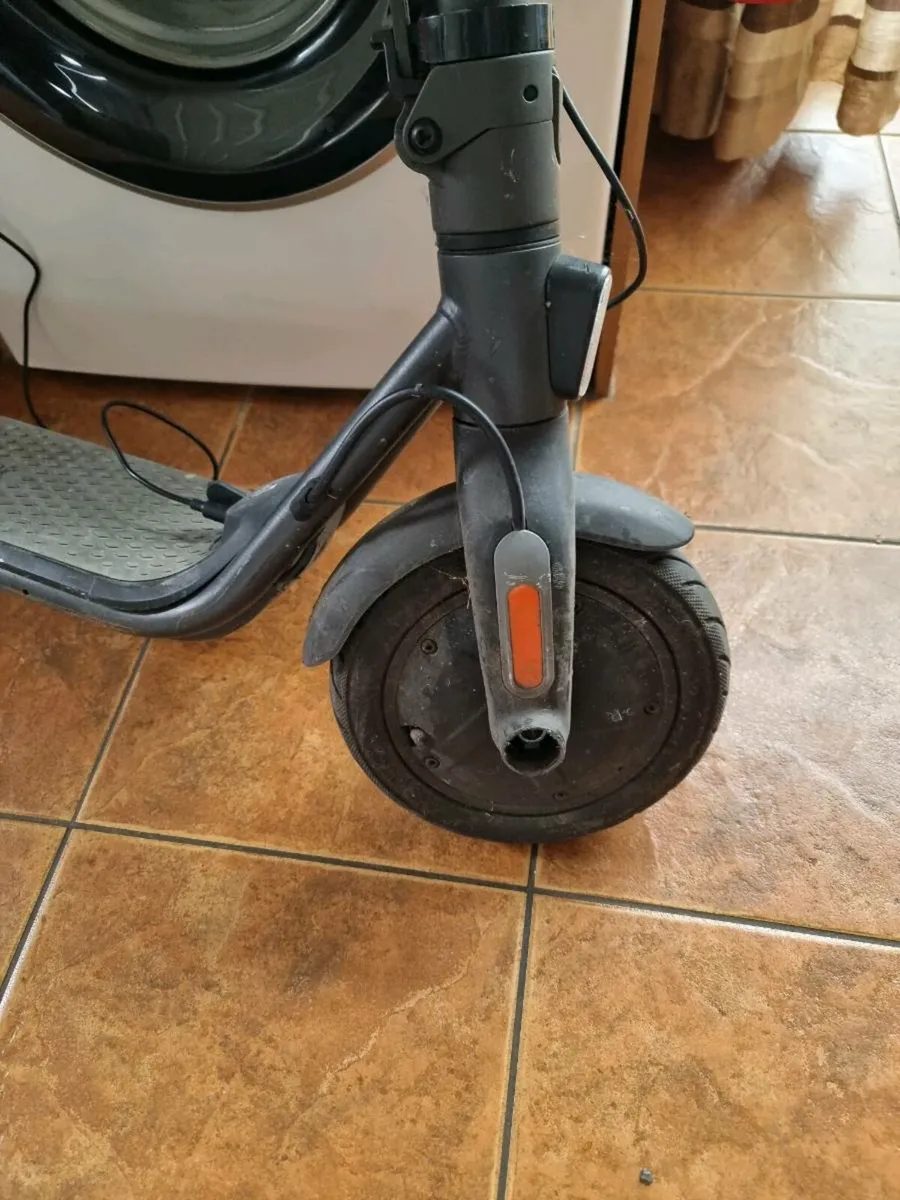 Ninebot Kickscooter FII - Image 4