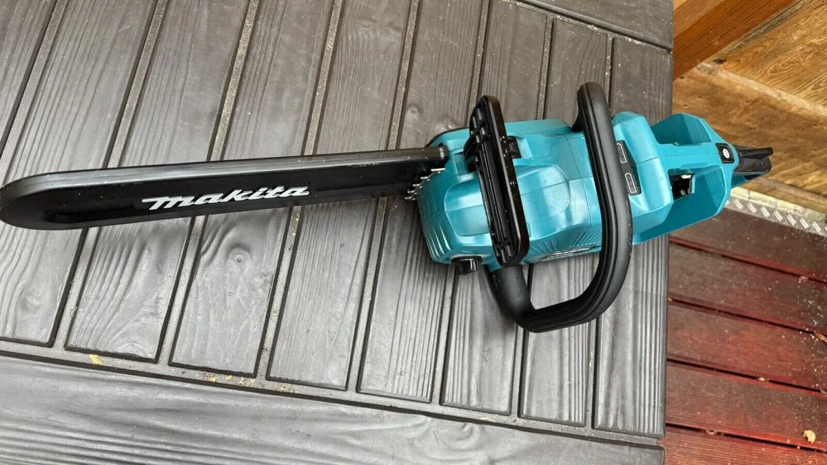 Makita DUC353Z 36‑volt cordless chainsaw - Image 4