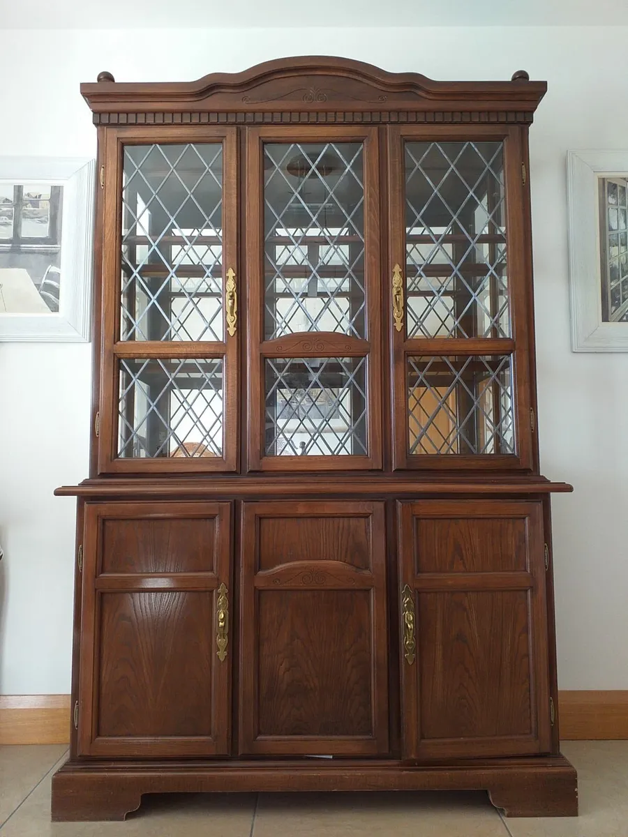 Display Cabinet - Image 1