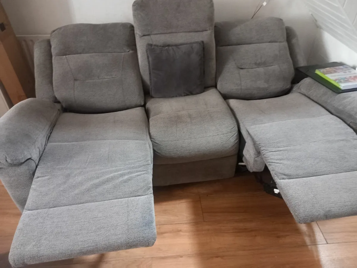 3 seater recliner sofa - Image 4