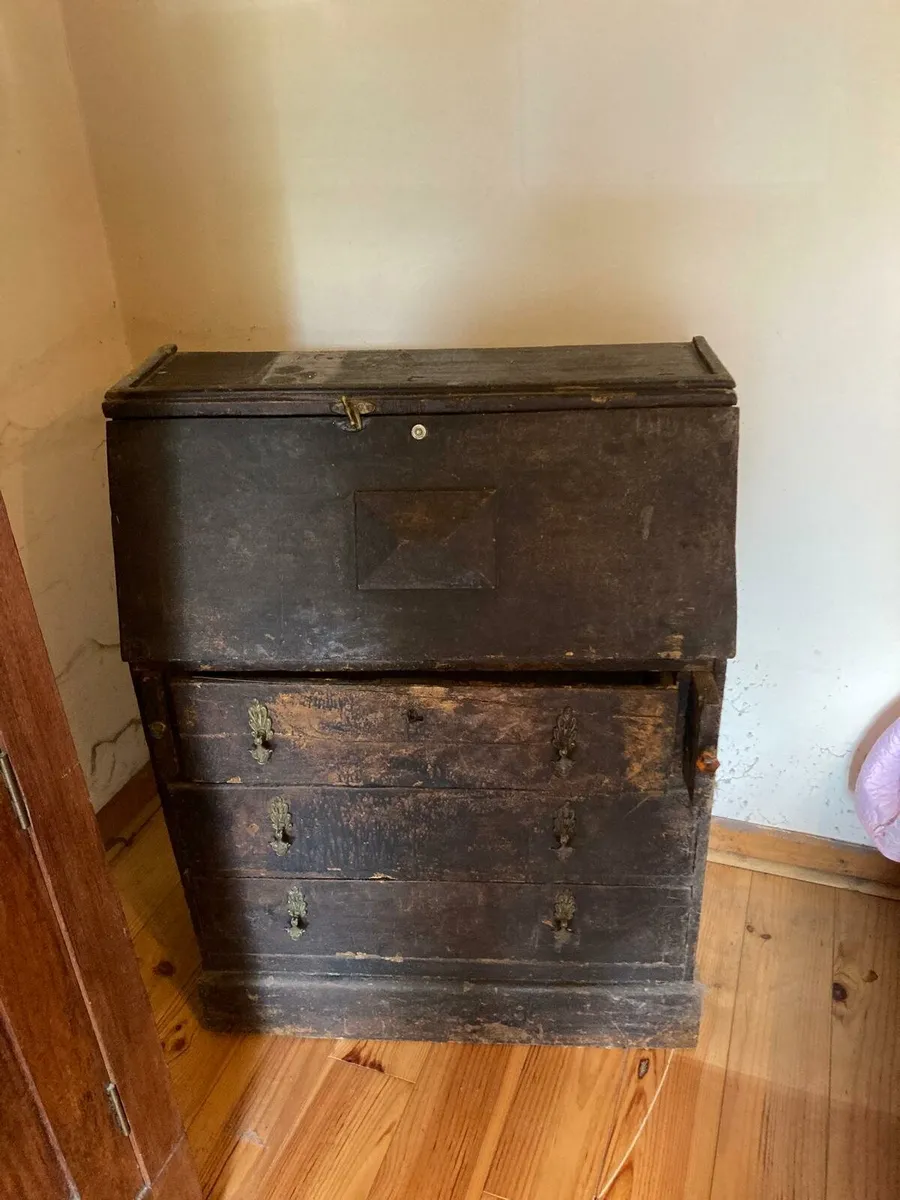 House Clear out of furnithre - Image 1