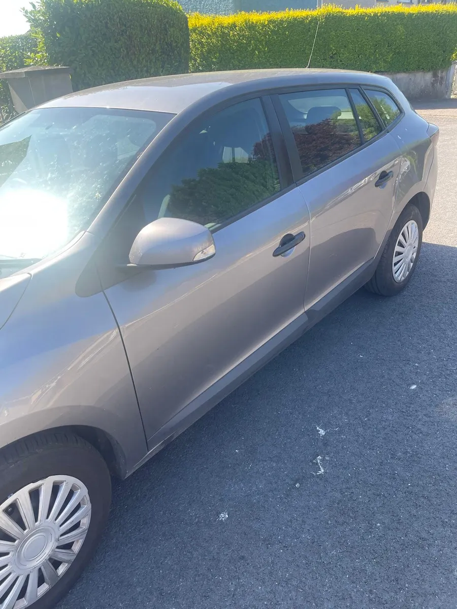 Renault Megane 2010 - Image 2