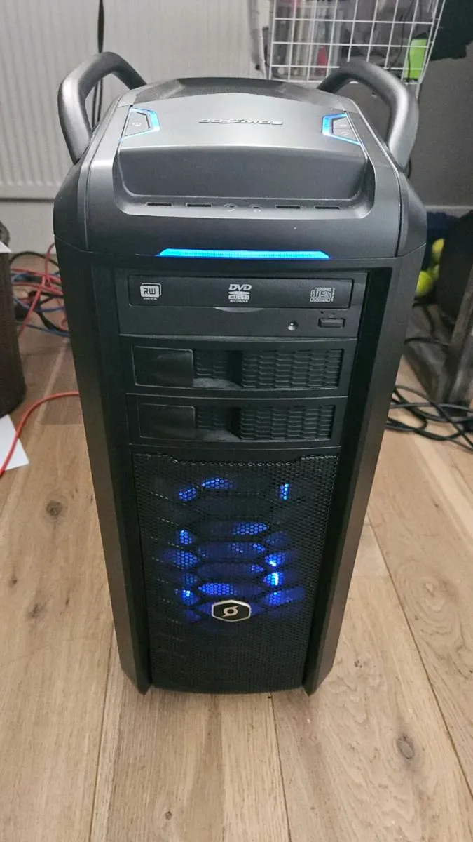 Zoostorm Intel Core i7 16Gb gaming pc + monitor - Image 1