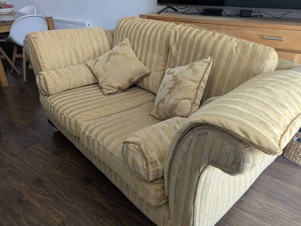 2x Finline Alexander couches - Image 2