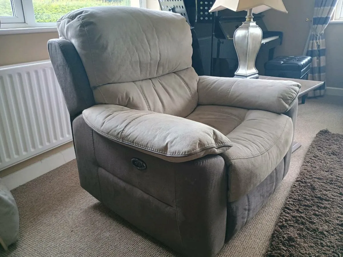 Living room reclining furniture set - Image 1