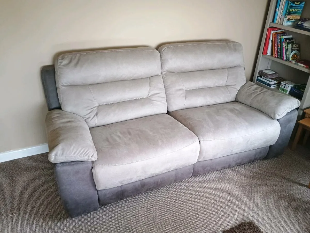 Living room reclining furniture set - Image 2