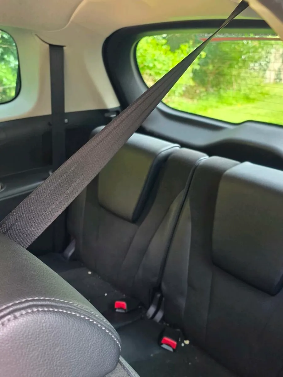 2013 Mazda Premacy 7 seater - Image 4