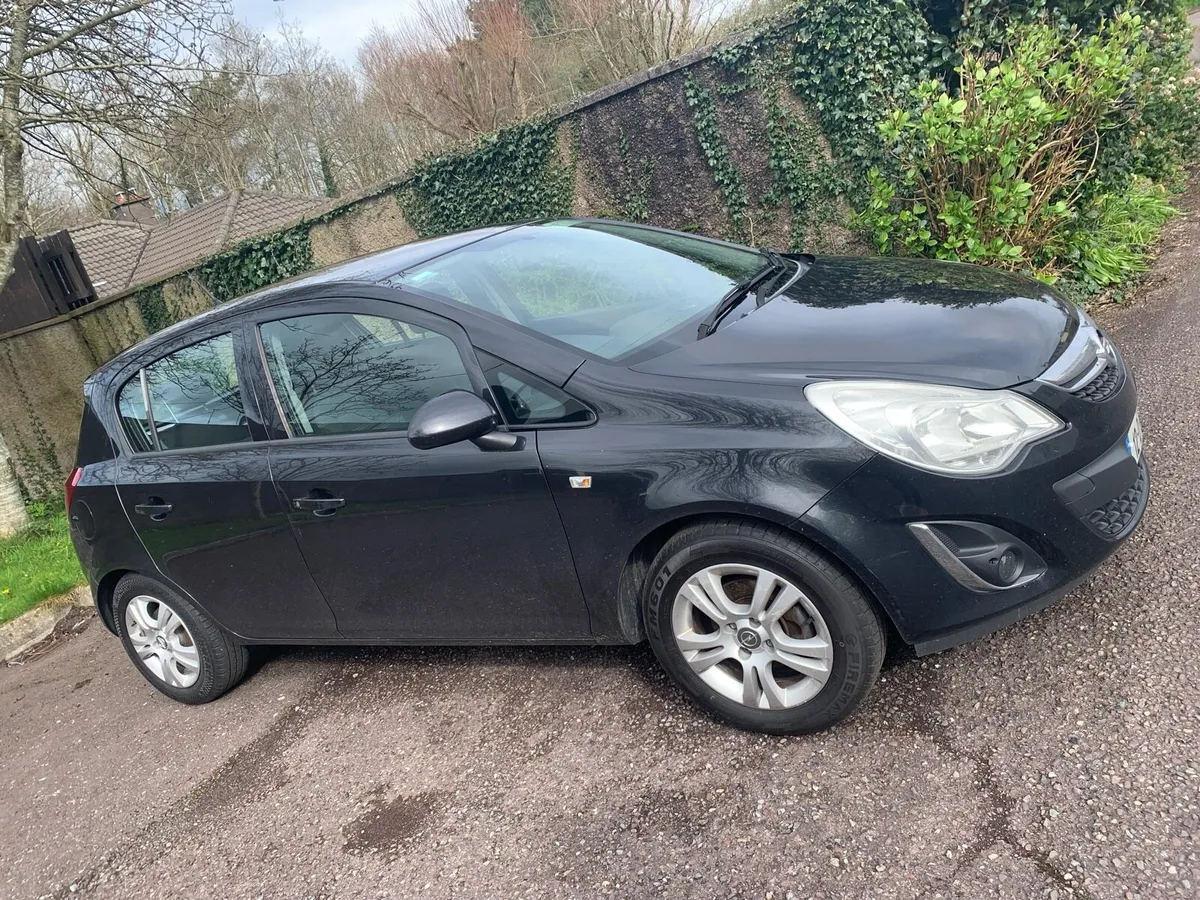 Opel Corsa 1.2 - Automatic- 2012 - Image 3
