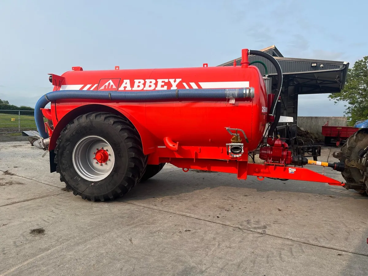 Abbey 2500R Tank - Image 1