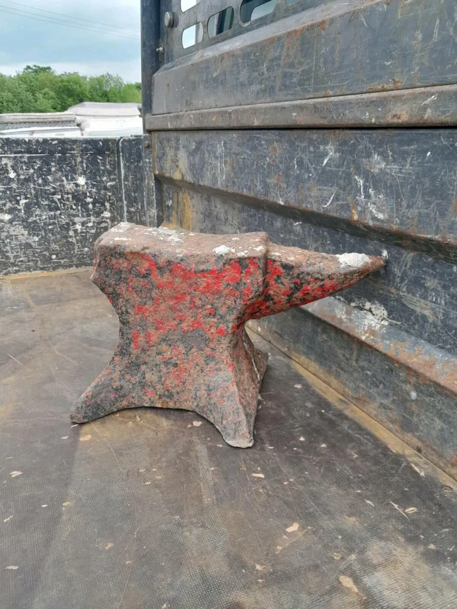 Half an anvil