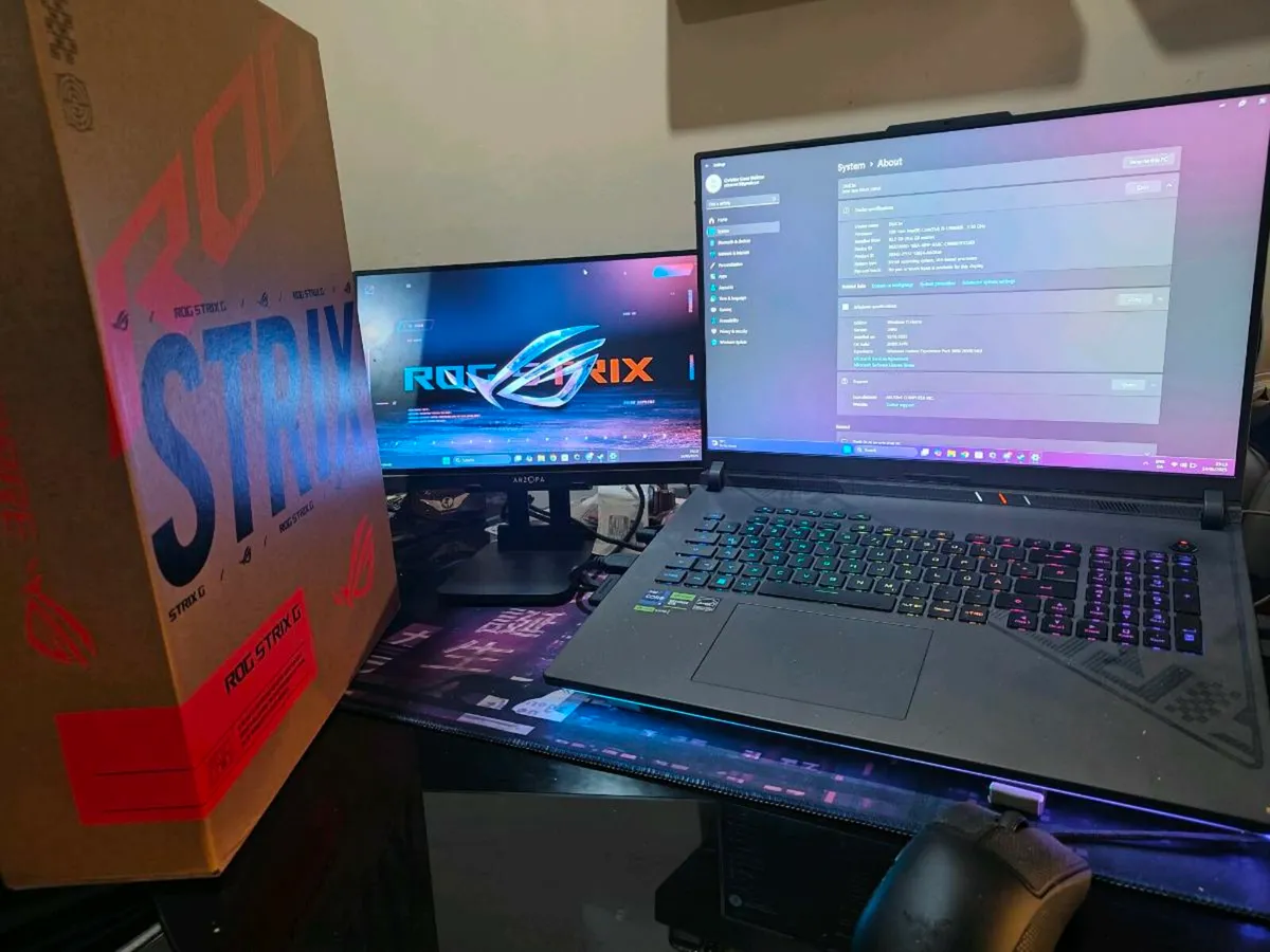 Gaming Laptop Asus ROG Stryx G18 - Image 1