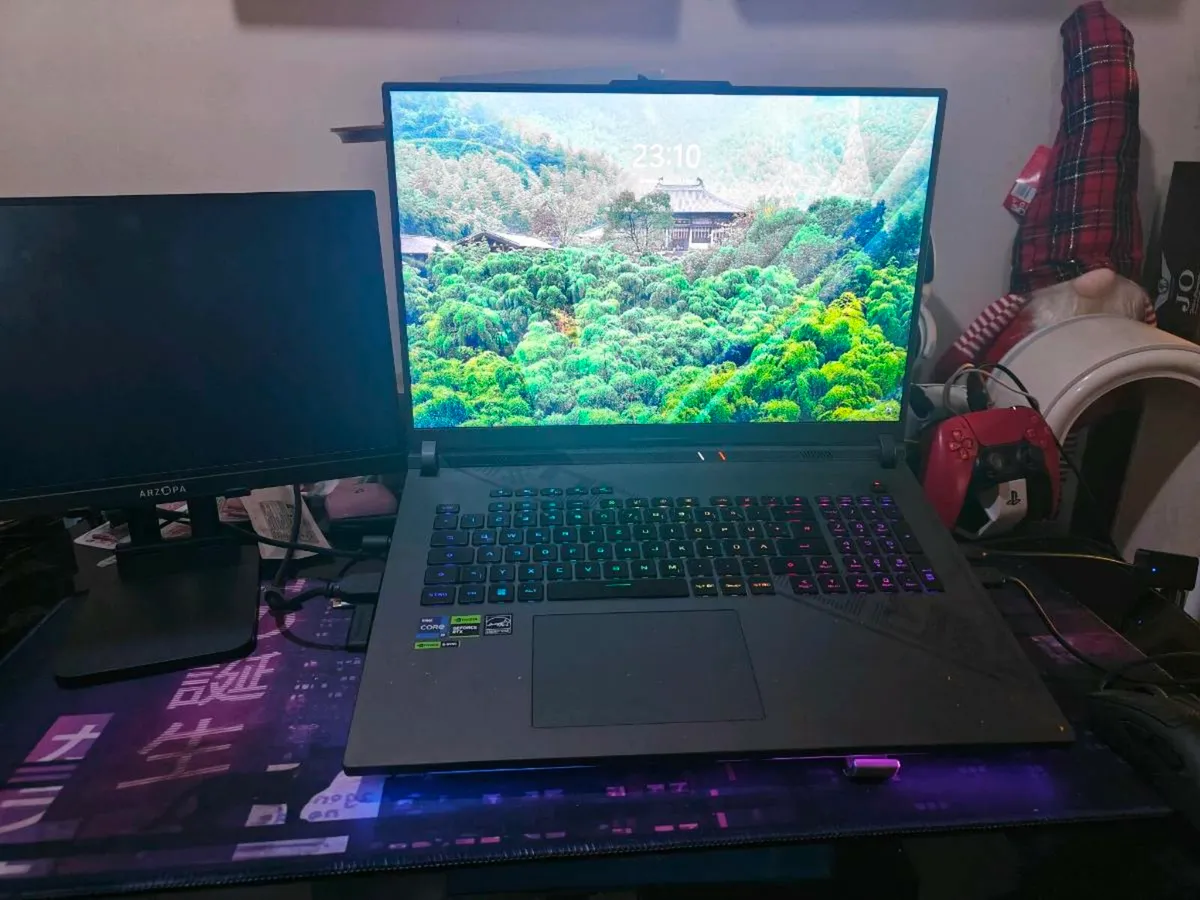 Gaming Laptop Asus ROG Stryx G18 - Image 3