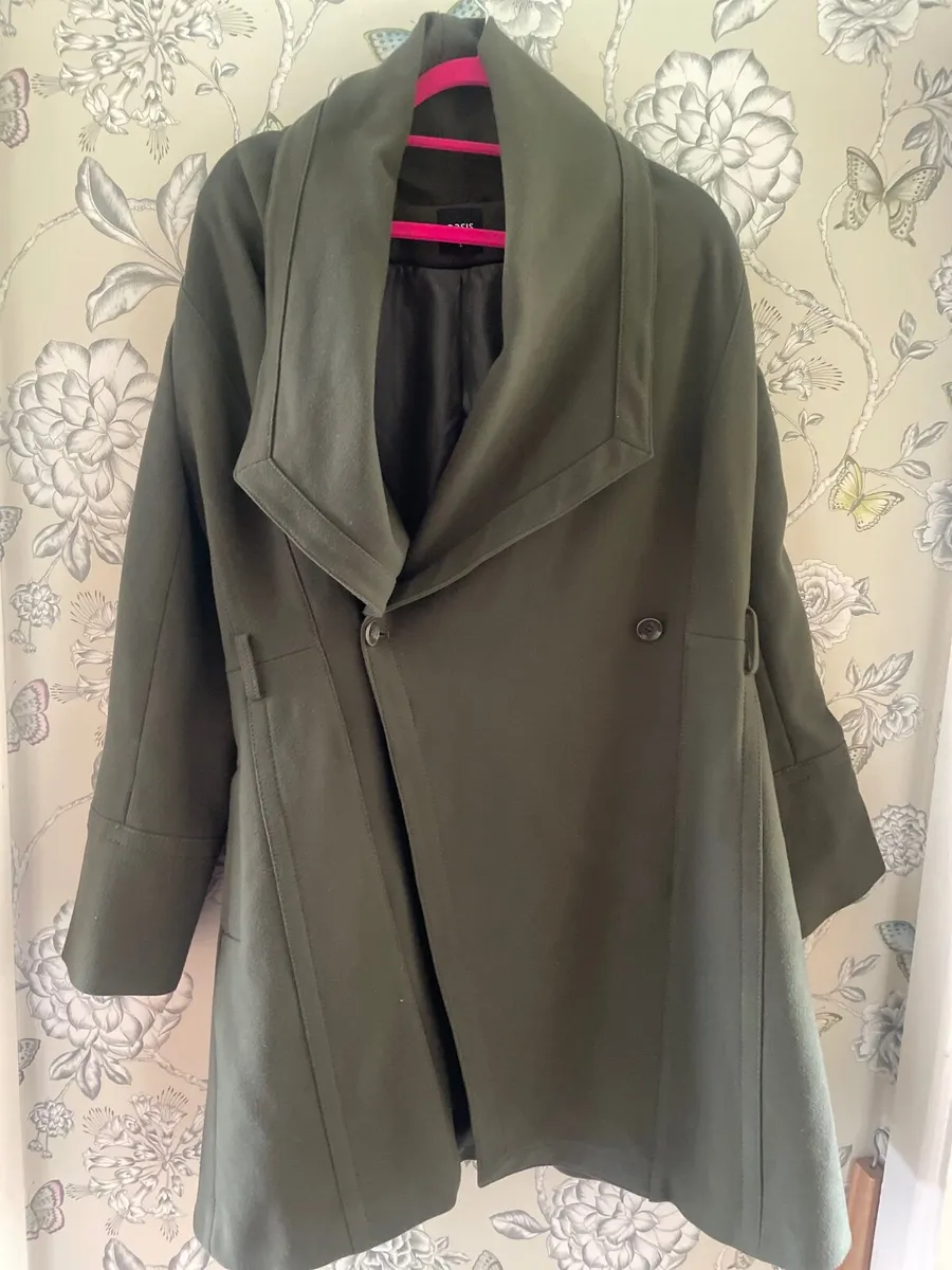 Women’s coat large - Image 1