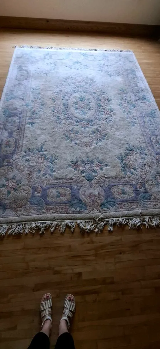 Large pure wool rug..150" x 107" - Image 2
