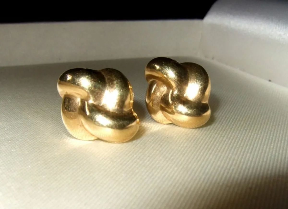 Vintage 9ct Gold Chunky Knot Earrings - Image 4