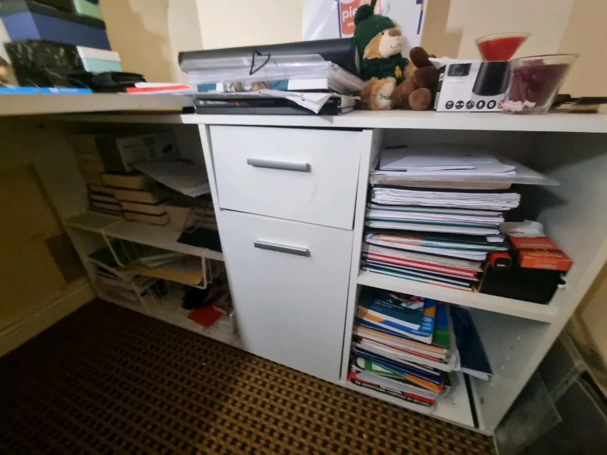 Study table - Image 3