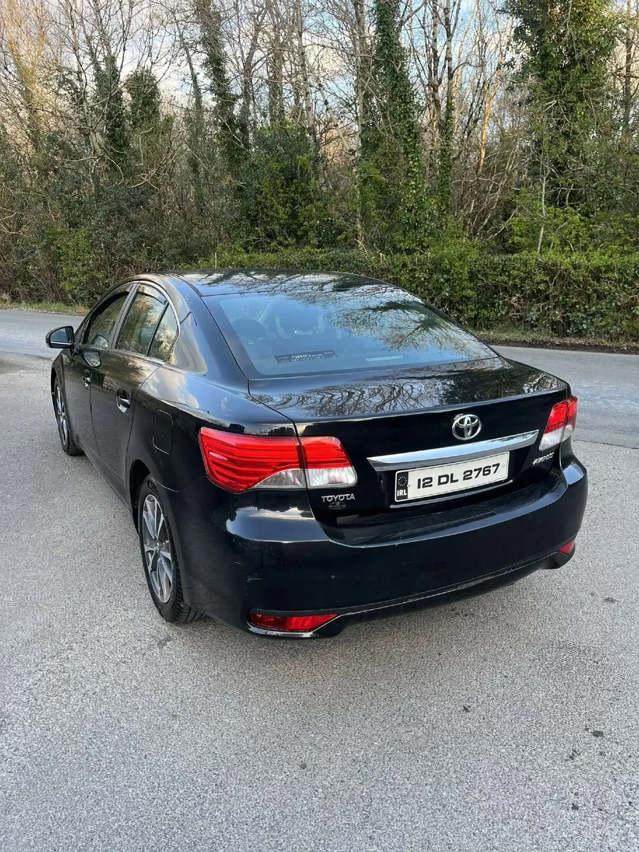 Toyota Avensis 2012 - Image 2