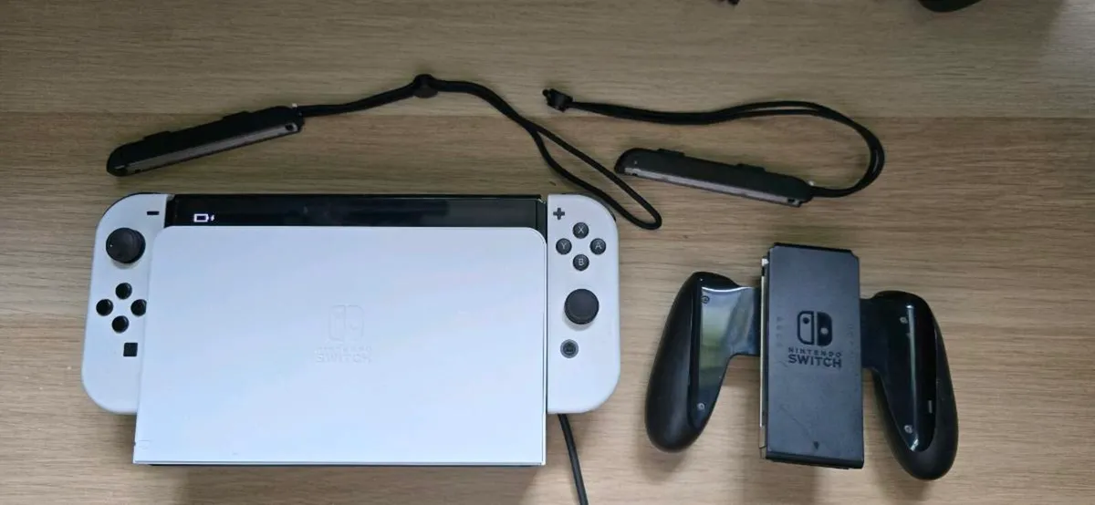 Nintendo Switch Oled - Image 1