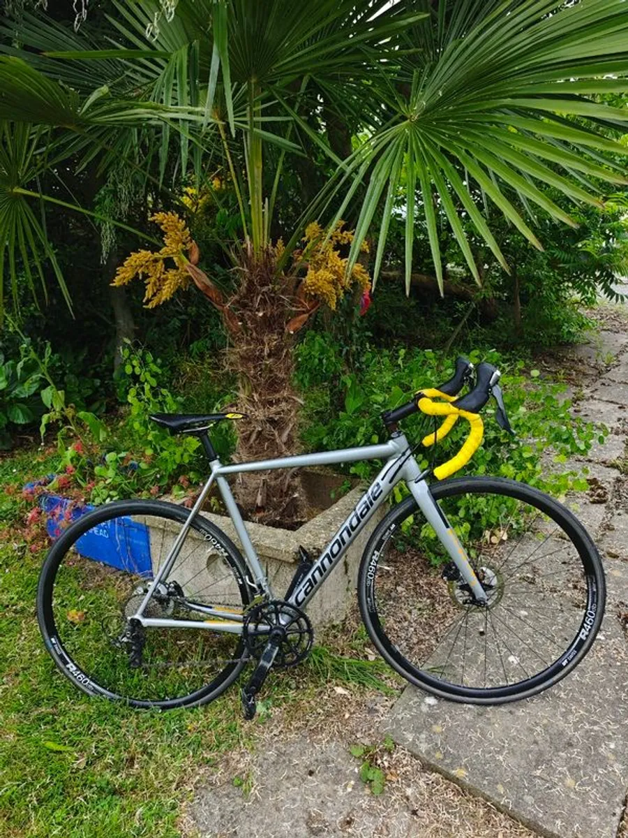 Cannondale Caad12 Disc Road Bike Size 52 - Image 2