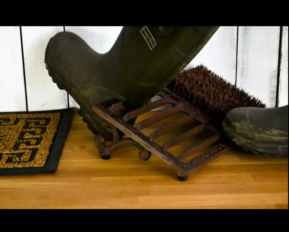 Cast Iron Welly Boot Jack & Cleaner Brush NEW - Image 1