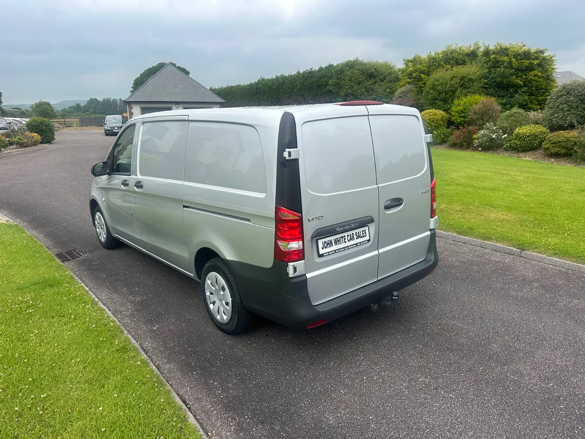 Mercedes-Benz V-Class 2016 - Image 3
