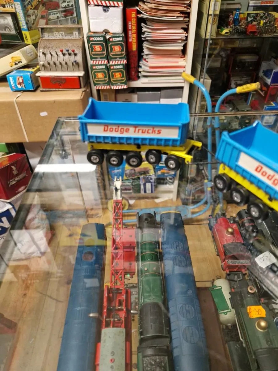 Matchbox Kingsize Mack Truck with Trailer - Image 3