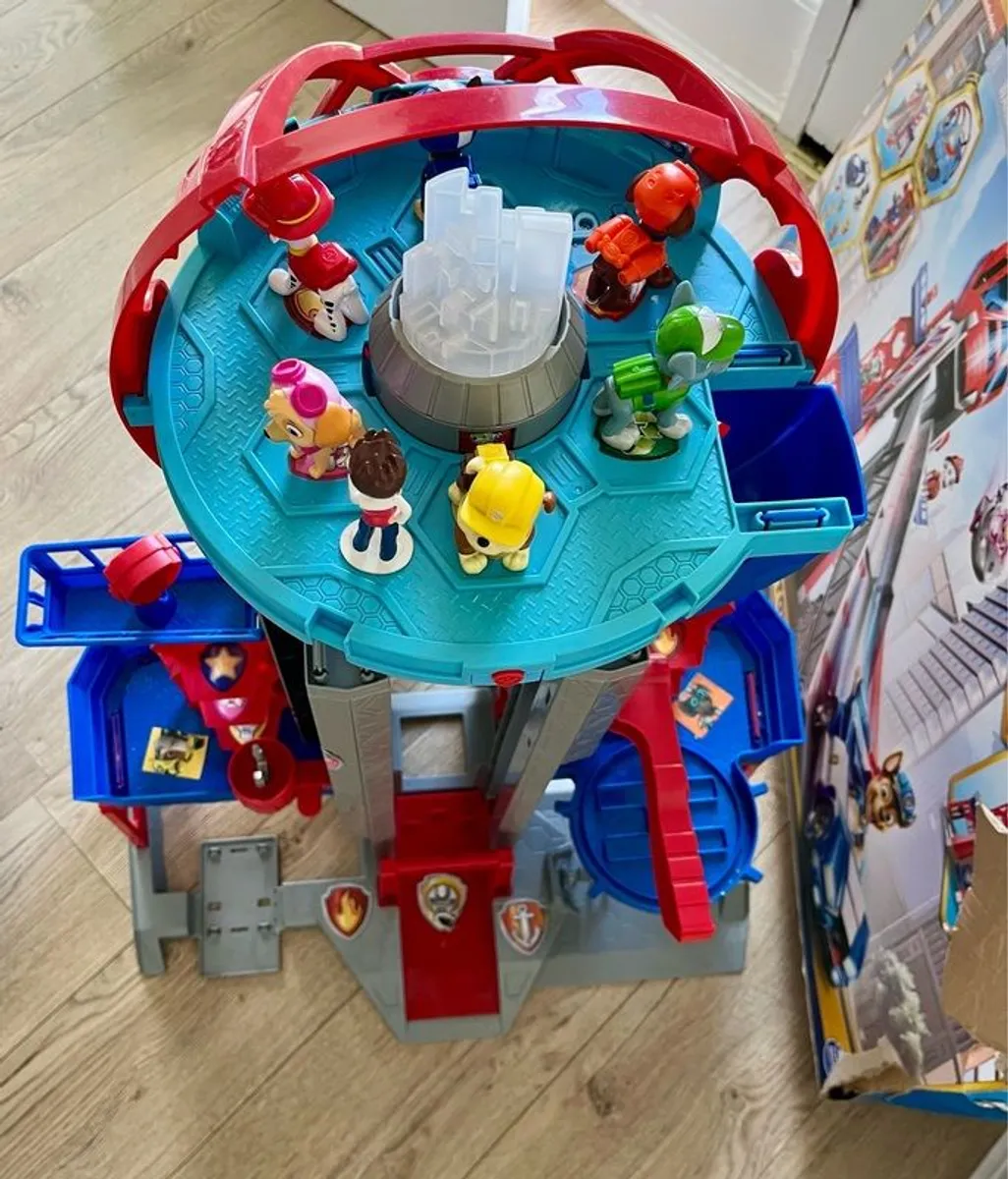 Paw Patrol: The Movie, Ultimate City Transforming Tower - Image 2