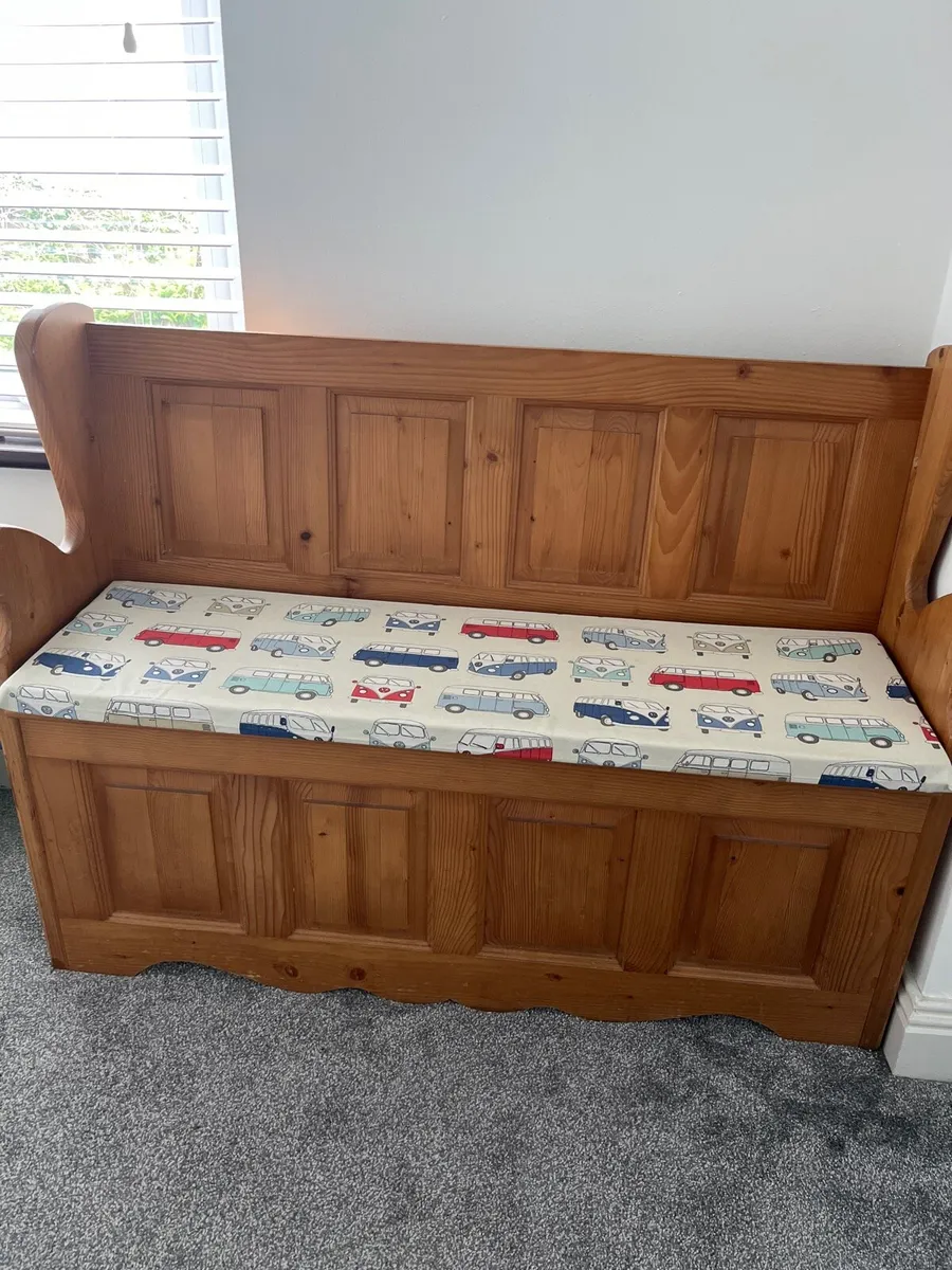 Solid pine monks bench - Image 1