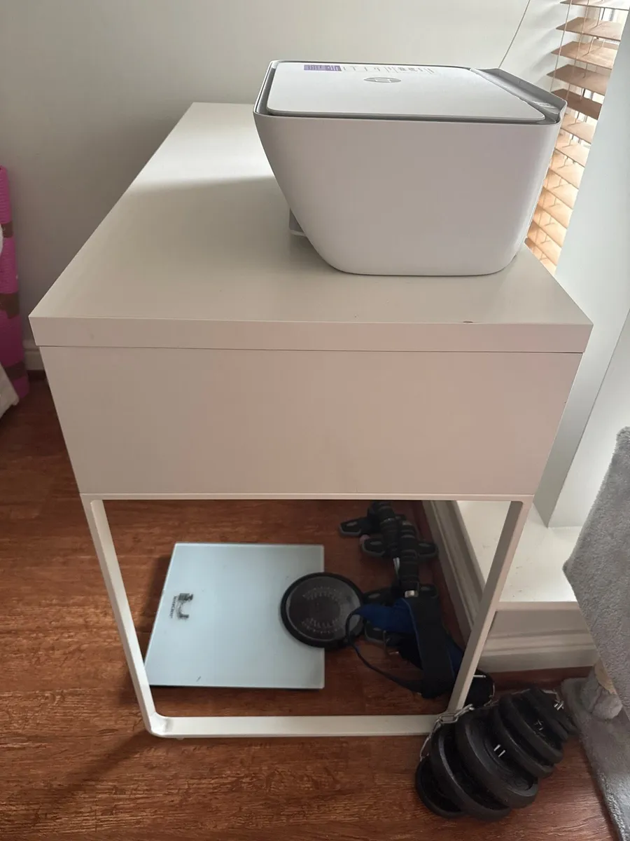 Desk - Image 2