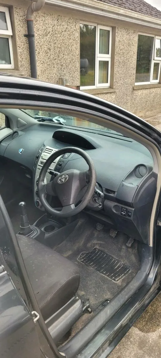 Toyota yaris - Image 2