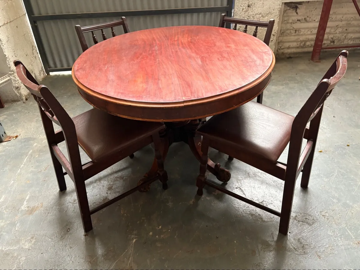 Breakfast table and chairs - Image 1