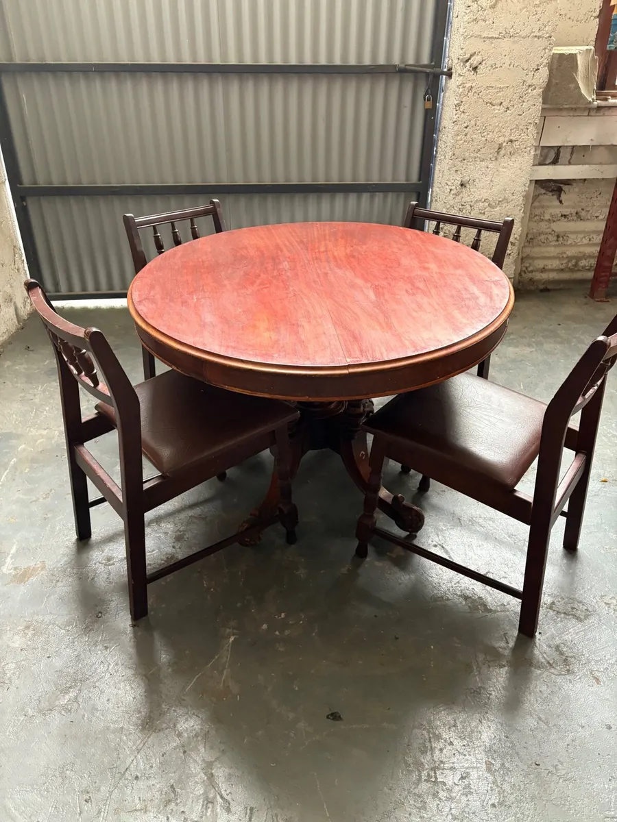 Breakfast table and chairs - Image 4