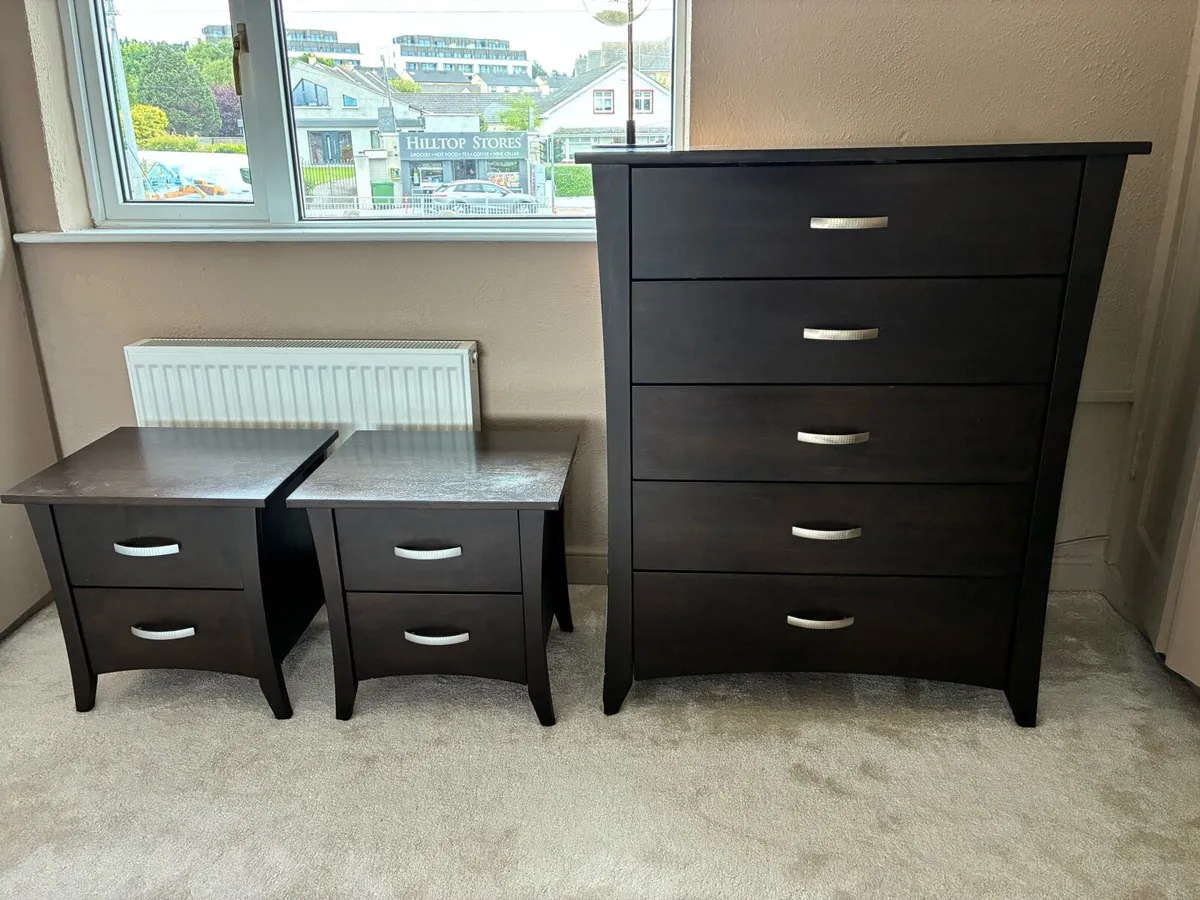 Chest of Drawers and matching lockers - Image 1