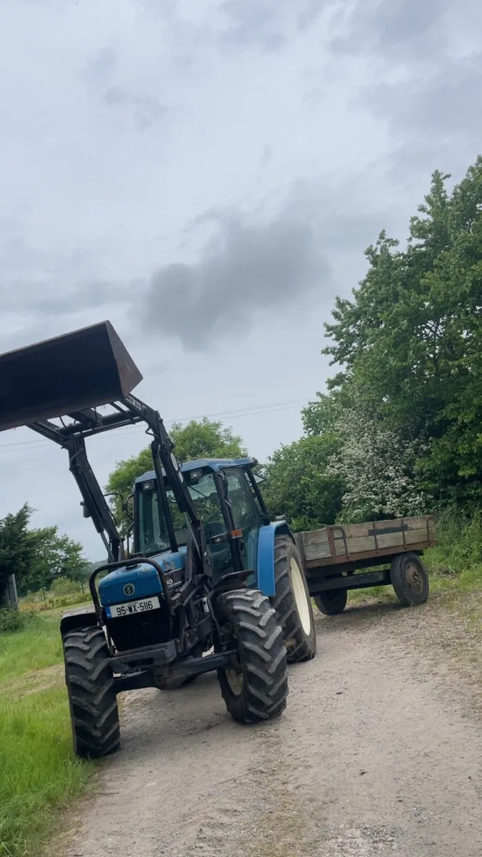 Ford 7840 & Loader + Attachments - Image 2