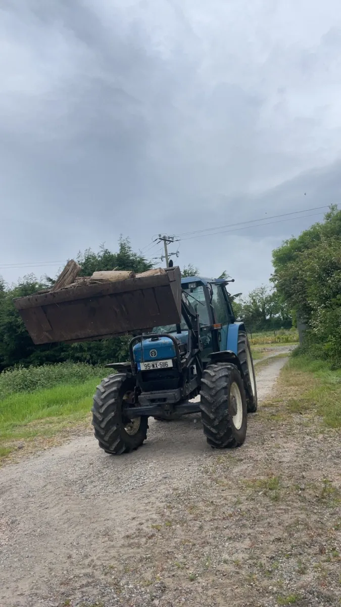 Ford 7840 & Loader + Attachments - Image 3