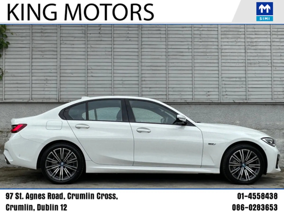 BMW 3-Series 2022 / 330 e M SPORT AUTO PHEV - Image 2