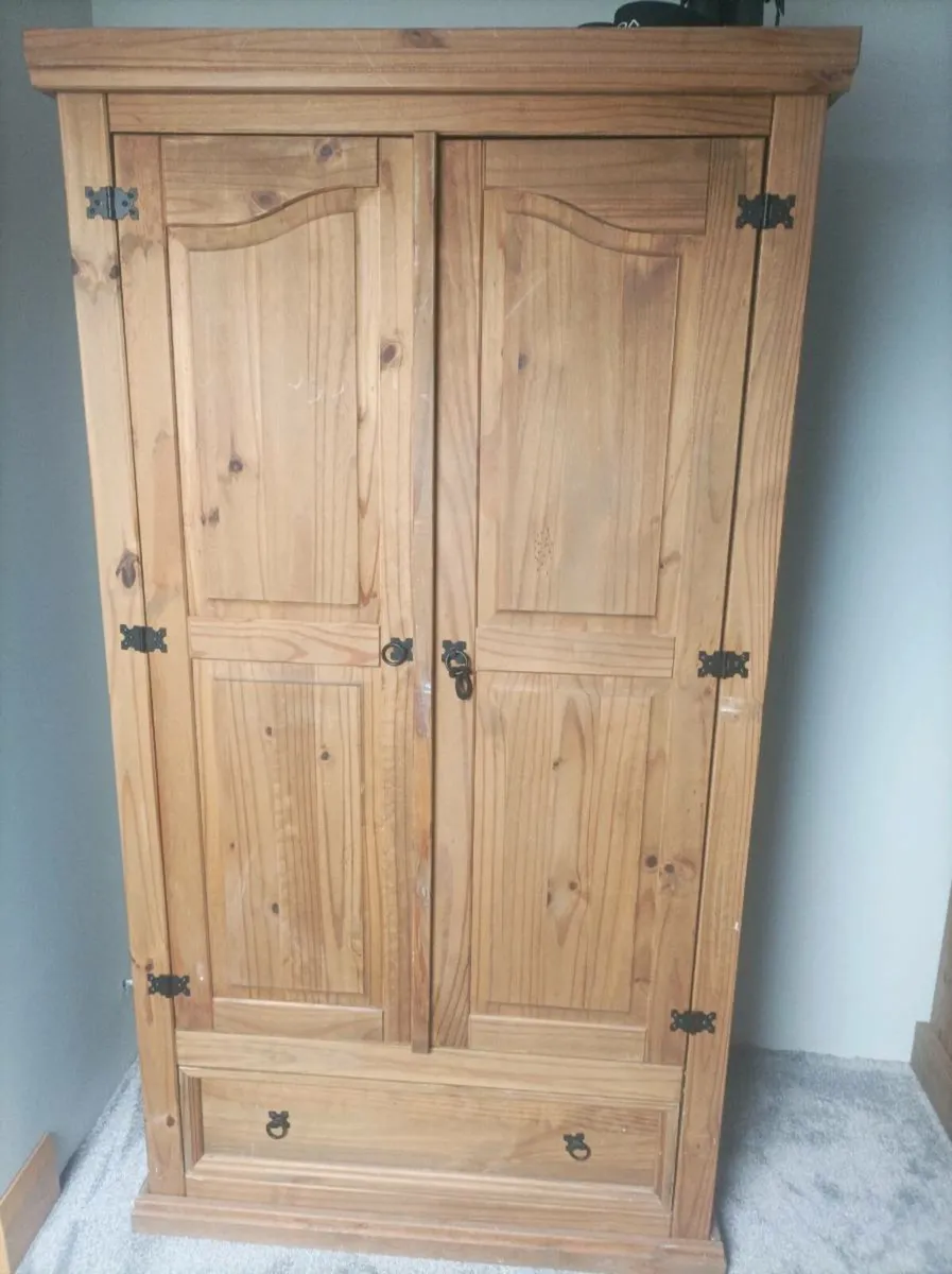 Wardrobe and chest of drawers - Image 1