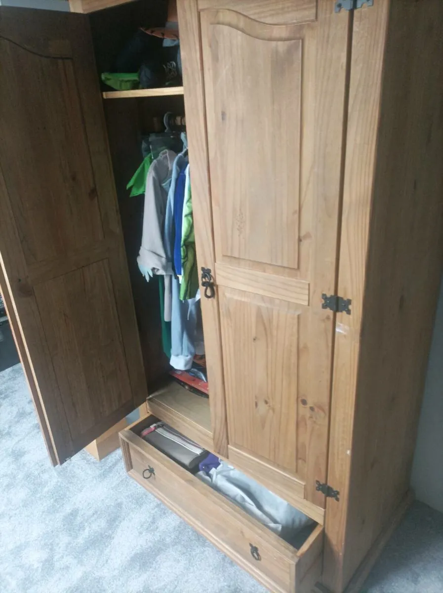 Wardrobe and chest of drawers - Image 2