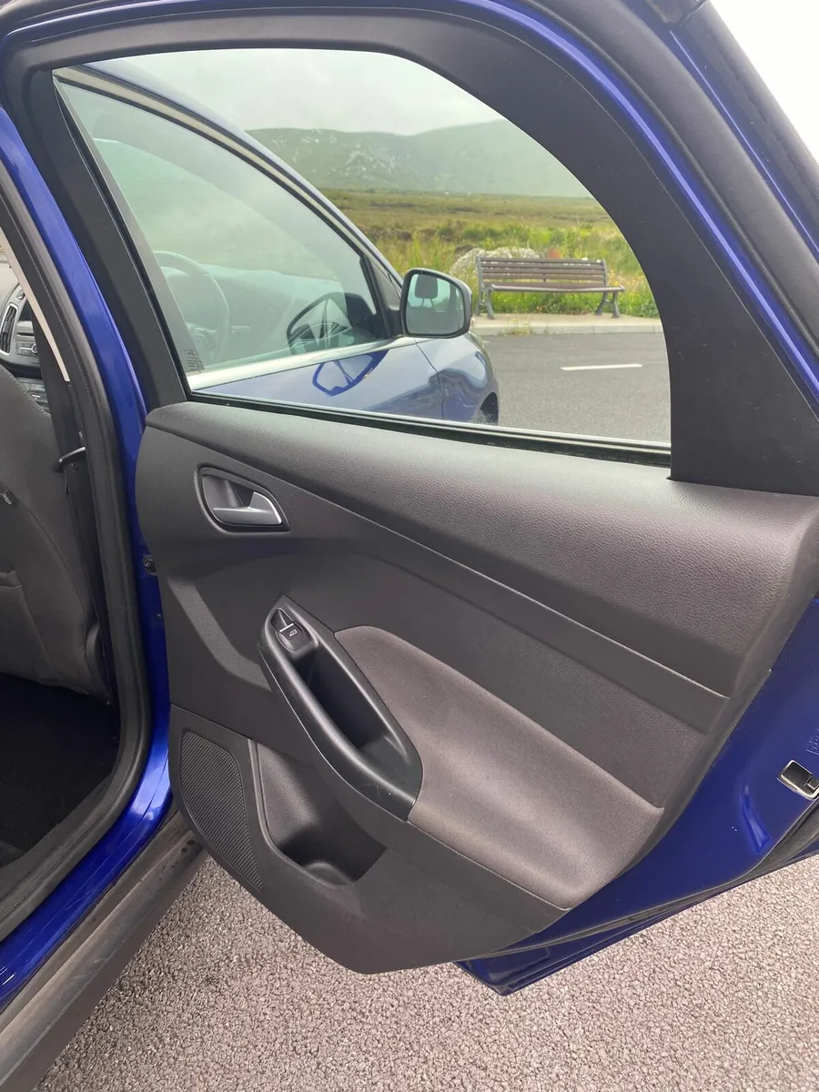 Ford Focus - Image 2