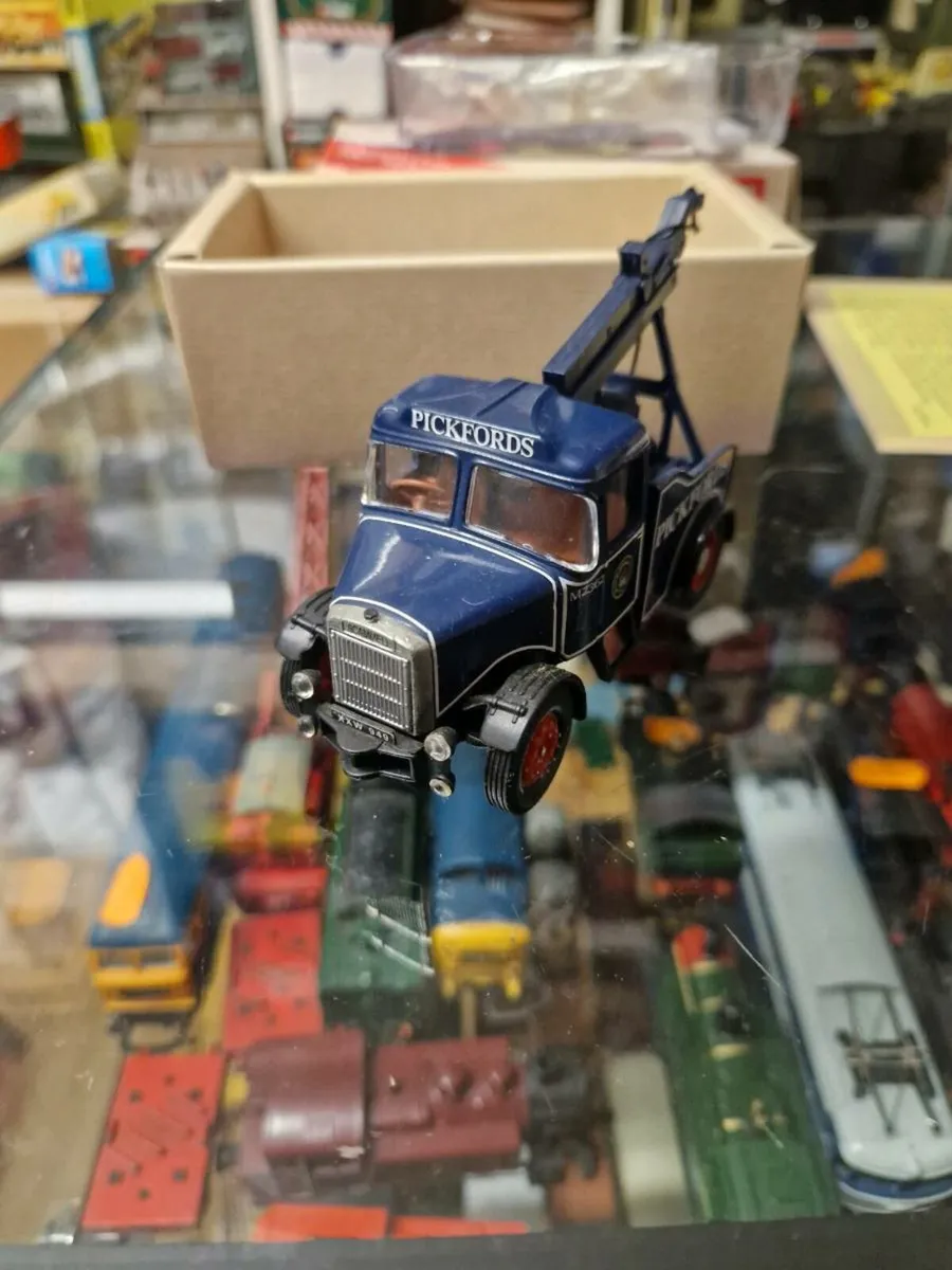 Corgi Pickfords Tow Truck Wrecker 1.50 - Image 3