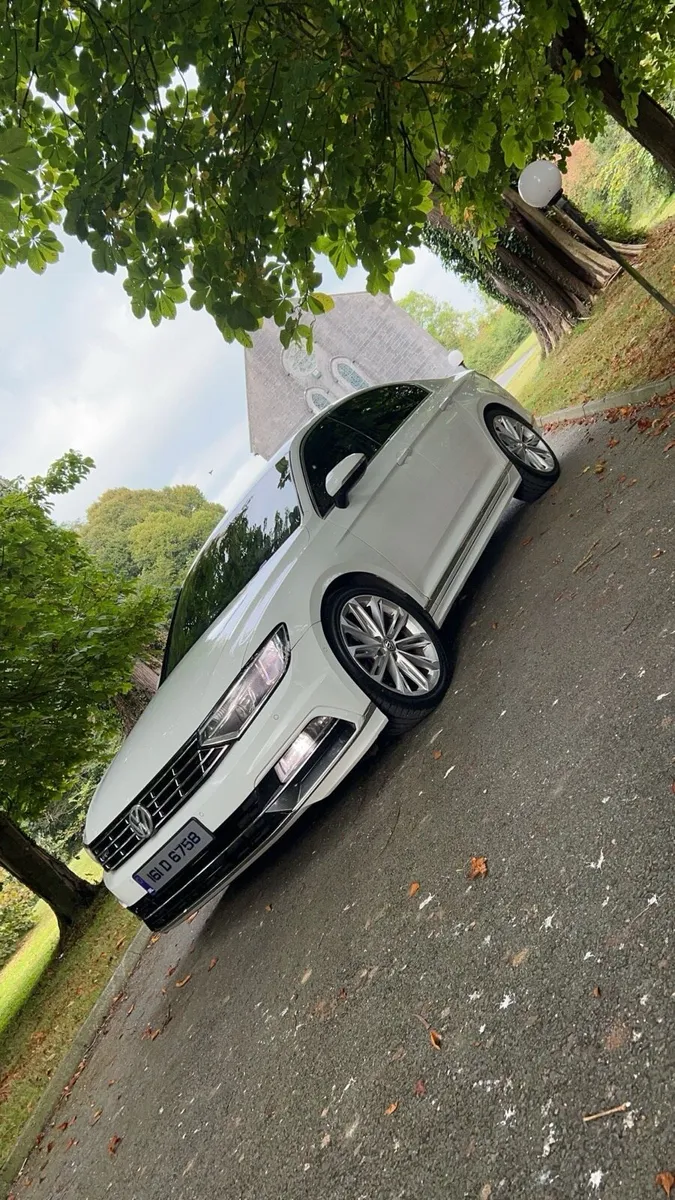 Volkswagen Passat - Image 1